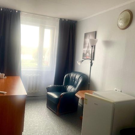 Riverside Motel Елгава Экстерьер фото