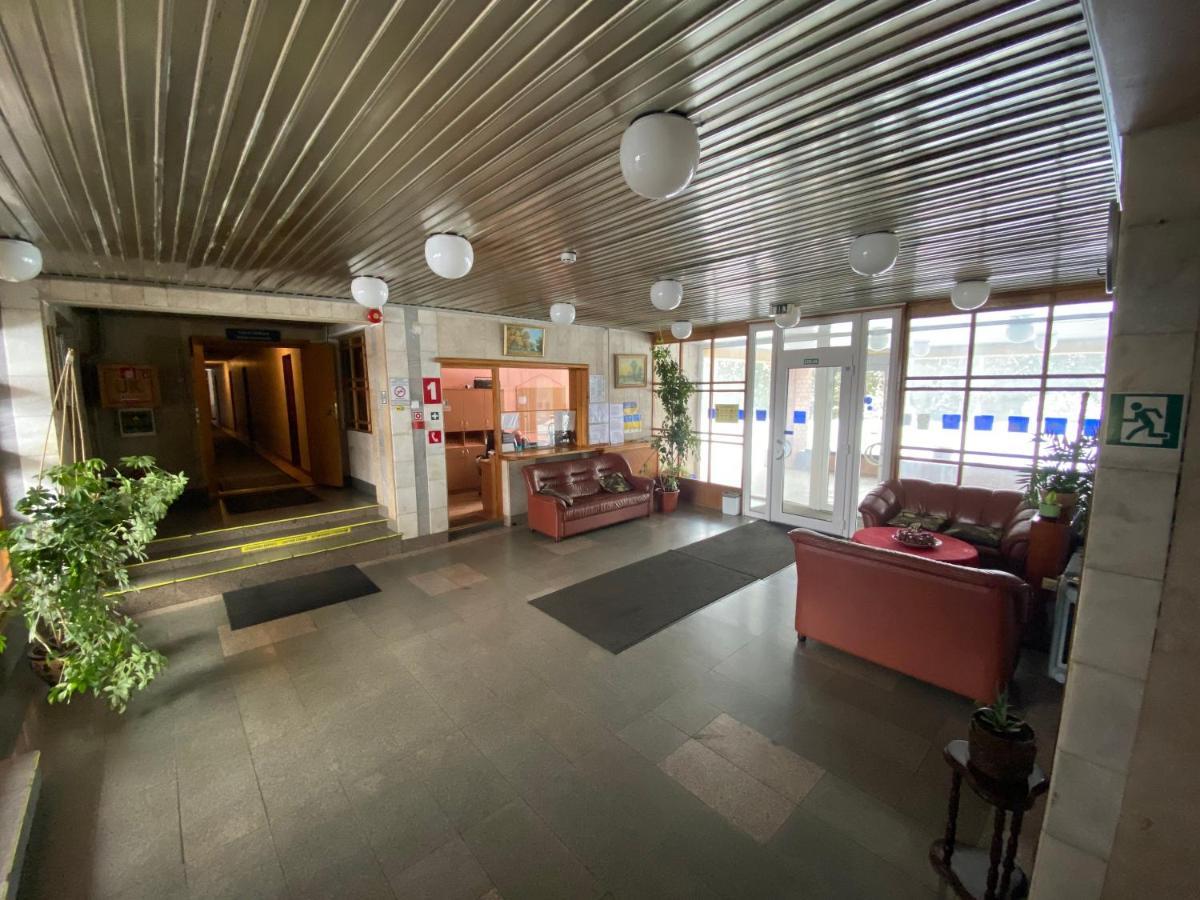 Riverside Motel Елгава Экстерьер фото