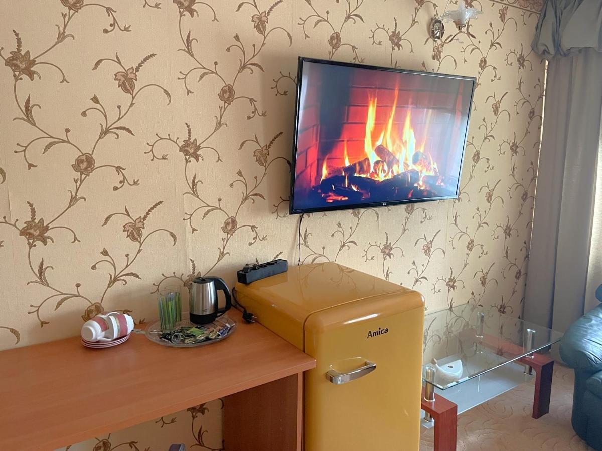 Riverside Motel Елгава Экстерьер фото