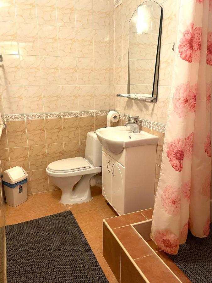 Riverside Motel Елгава Экстерьер фото